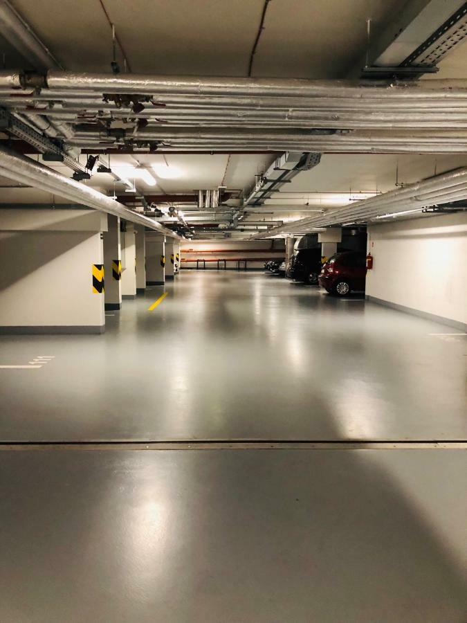 Maria - Free Parking Praag